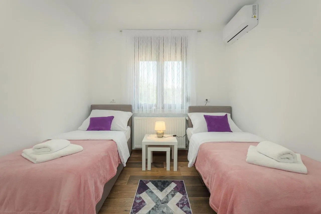 Lumalu Apartment Galizana
