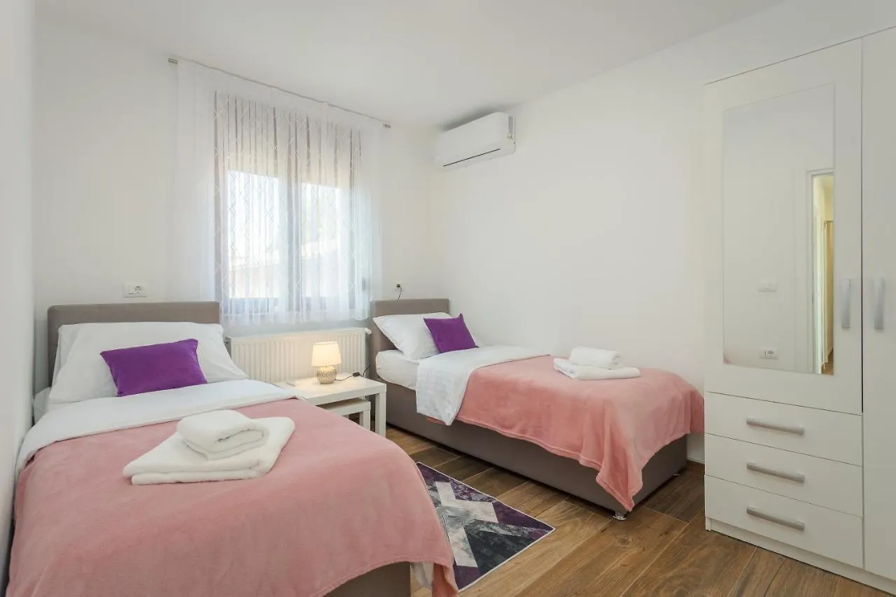 Lumalu Apartment Galizana Croatia