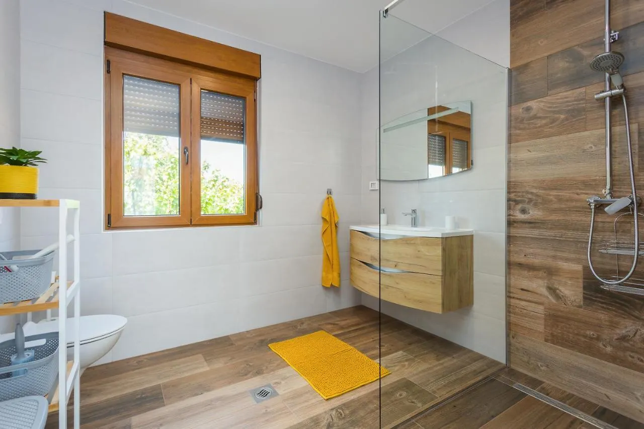 Lumalu Apartment Galizana Croatia